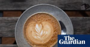 Las ventas de café para llevar caen a medida que el combustible y los costes de vida afectan al gasto australiano. ¿La economía es la siguiente? | Economía