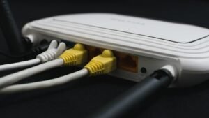 Miles de enrutadores Wi-Fi pirateados y datos confidenciales de los ciudadanos confiscados