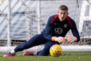Jonathan Klinsmann sufre fractura de cuello junto al Cesena