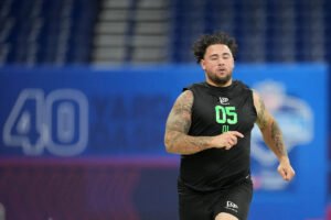 La ex estrella de Texas A&M, OL, es considerada un ‘durmiente’ de primera ronda en el Draft de la NFL