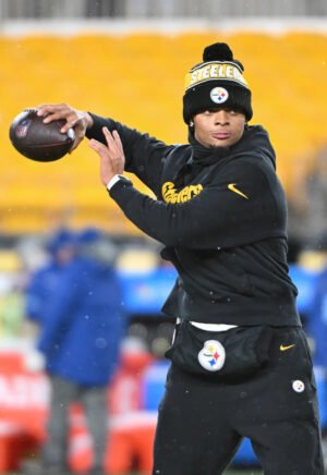 Los Steelers ejercieron la opción de permitirle a Justin Fields firmar con los Jets