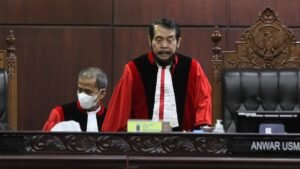 Anwar Usman se desmayó en el Tribunal Constitucional tras asistir a la graduación de jubilación