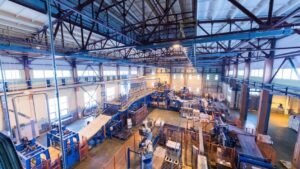 Los países vecinos de RI sufrieron despidos masivos, siendo los sectores manufacturero y minorista los más afectados.