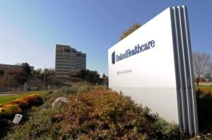 UnitedHealthcare dice que despidió a un empleado por los comentarios sobre el tiroteo de la cena de WHCA