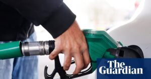 Las ventas minoristas aumentan a medida que los automovilistas británicos se aprovisionan de combustible | Industria minorista