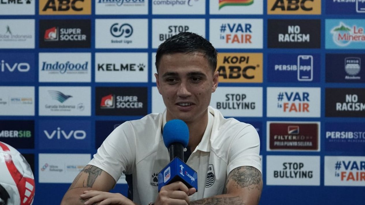 68c4258fc8578-eliano-reijnders-usai-jalani-laga-debut-di-persib_1265_711.jpg