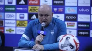 Bojan Bodak revela la razón por la que un hombre no pudo ganarle a Persib Arema