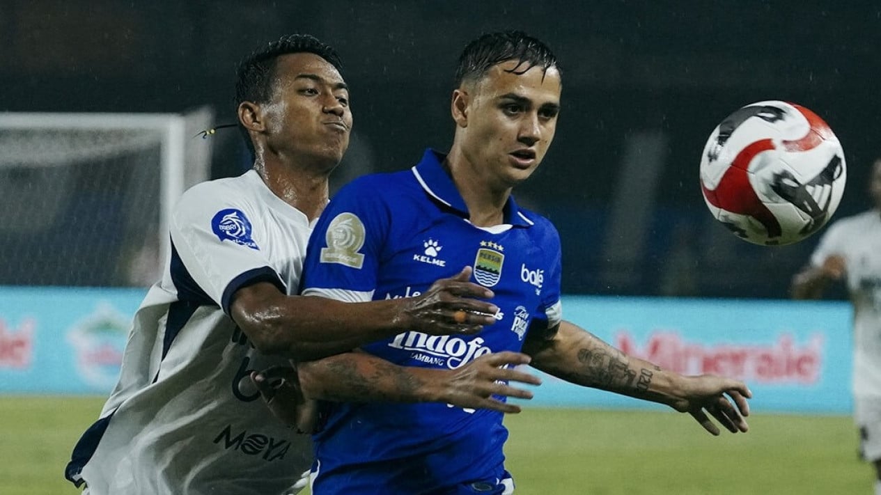 699b8ff6c36f3-bek-kanan-persita-m-toha-vs-bek-kiri-persib-eliano-reijnders_gemini_1265_711.jpg