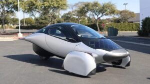 Coche solar listo para la producción en masa