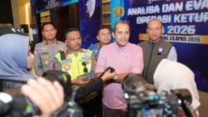 La policía de tránsito es el representante más cercano de la sociedad al estado.