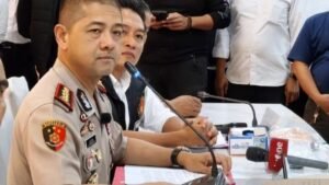 Estudiantes del campus de UMI Makassar se enfrentan a Ozol y la policía arresta a 108 personas