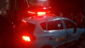 La colisión de un tren de larga distancia contra KRL en Bekasi se debió al mal comportamiento del taxi.