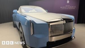 Rolls-Royce ha lanzado un nuevo descapotable eléctrico biplaza