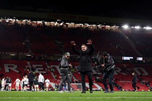 Farke dice que a su lado “la vieja narrativa de Leeds se está desmoronando otra vez”