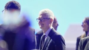 Tim Cook deja el cargo de jefe de Apple