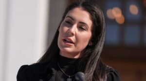 Luna: Trump debería indultar al soldado acusado de la apuesta de Maduro