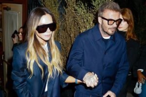 Victoria y David Beckham visten de azul para una cena en Nueva York y más fotografías de estrellas