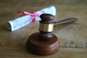 El juez concede una estancia en el caso EEOC contra Penn sobre empleados judíos