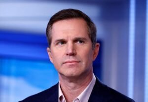 Kentucky GOP anula el veto de Beshear en la Facultad de despido