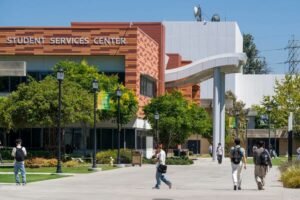 Los CC de California lanzan la vía de transferencia universitaria privada