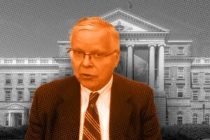 El presidente del sistema de Wisconsin despide