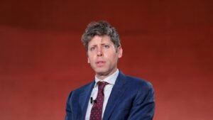 Hombre acusado de supuestamente arrojar un cóctel molotov a la casa del director ejecutivo de OpenAI, Sam Altman