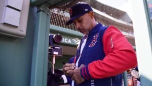 Los evaluadores rivales de los Medias Rojas tienen un comentario llamativo sobre el despido de Alex Cora