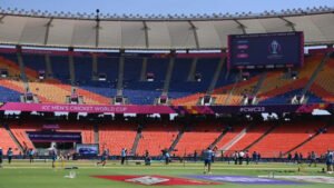 Informe de lanzamiento del estadio Narendra Modi de IPL 2026: récords de bateo y bolos, puntuaciones promedio y posibilidades de rocío en Ahmedabad