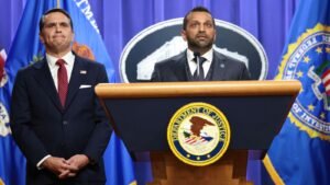 ¿Cómo se compara la ‘amenaza’ de James Comey contra Trump con la de otros acusados por el Departamento de Justicia?