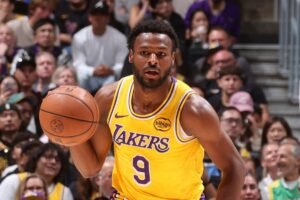 Brony James de los Lakers es el que juega más tiempo en los playoffs de la NBA