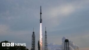 Cohete Blue Origin aterriza después del ‘accidente’ del satélite