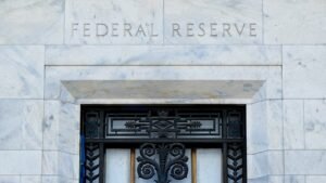 Se espera que la Reserva Federal mantenga las tasas de interés constantes