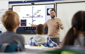 Por qué las soluciones interactivas son una inversión más inteligente para las escuelas