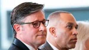 Los demócratas encabezan los republicanos en economía por primera vez desde 2010: encuesta de Fox News