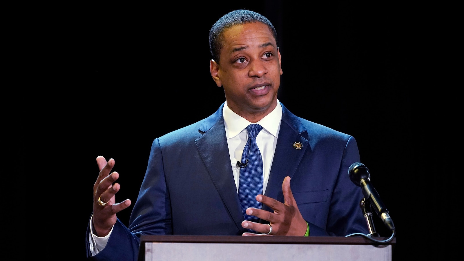 justin-fairfax-ap-jef-260416_1776346383219_hpMain_16x9.jpg