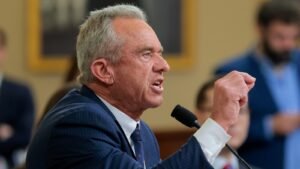 RFK Jr. discute con los demócratas de la Cámara de Representantes sobre políticas de vacunas en medio del aumento de casos de sarampión