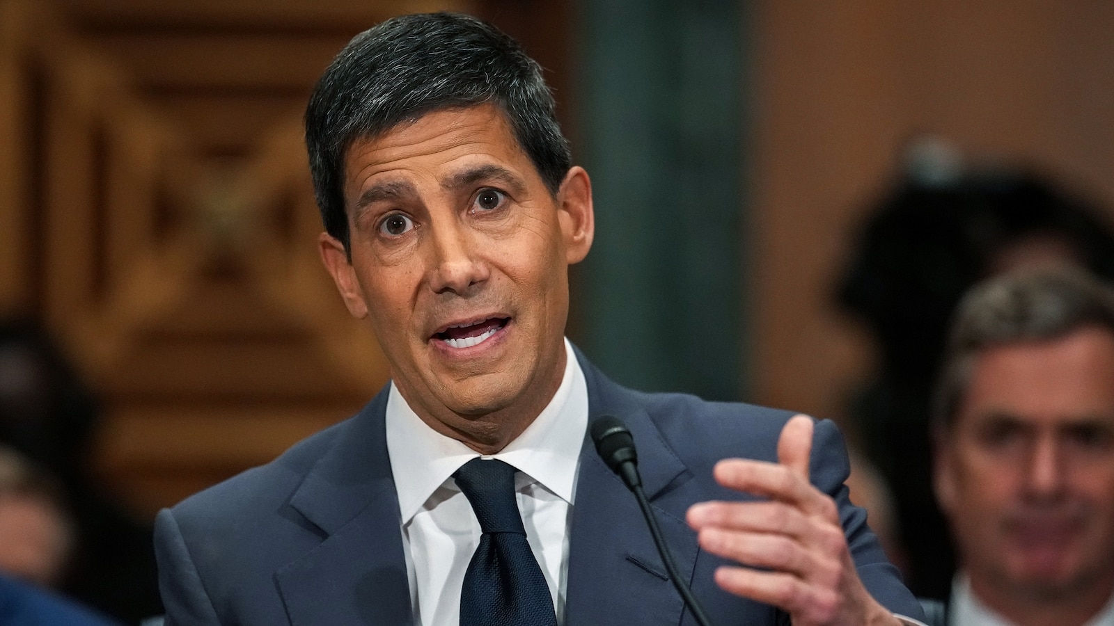 kevin-warsh-8-gty-gmh-260421_1776782829609_hpMain_16x9.jpg