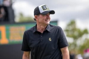 El director ejecutivo de LIV, Scott O’Neill, dice que la liga de golf irá “a toda velocidad” en 2026