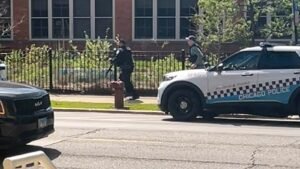 Un oficial muerto y otro en estado crítico después de que un sospechoso abriera fuego en un hospital de Chicago: oficiales