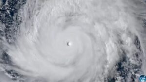 El súper tifón Sinlaku podría traer impactos significativos a las islas estadounidenses en el Océano Pacífico