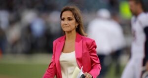 La reportera de la NFL Diana Russini renuncia después de que apareciera una foto de ella y el entrenador de los Patriots, Mike Vrabel.
