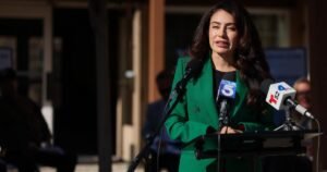 El comité del Senado elimina un proyecto de ley que obliga a la cobertura de seguros para casas seguras contra incendios forestales