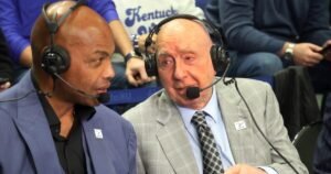 El legendario locutor de ESPN Dick Vitale ha anunciado su diagnóstico de melanoma