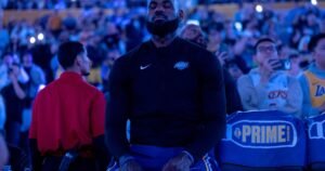 ‘Él sabe más’: cómo LeBron marca la pauta para los Lakers