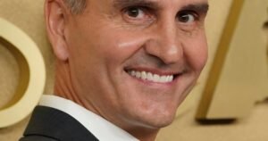 La era Josh De Amaro de Disney comienza después de la entrega de Bob Iger