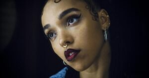FKA twigs pide al exnovio Shia LaBeouf por NDA “ilegal”.