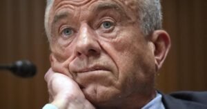 Hiltzik: el ataque sin hechos de RFK Jr. a la atención de la afirmación de género