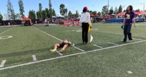 Tras caerse en el descanso, Beckham Bourquez se volvería a levantar