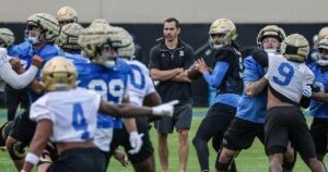 Niko Imaleva de UCLA cree que el nuevo entrenador Bob Chesney es un ganador
