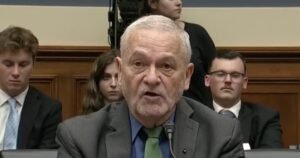 Hiltzik: Trump vuelve a poner a Faucio en el punto de mira